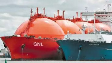 La desregulación permite importar y comercializar gas natural licuado.