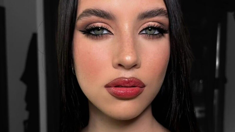 Los días fríos invitan a jugar con el maquillaje y animarse a looks más intensos.