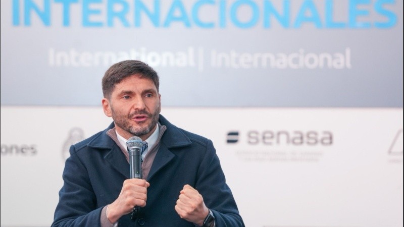 Pullaro detalló que “vamos a reunirnos para ver las posibilidades que hay de conseguir 1.000 millones de dólares a una tasa determinada, la más baja posible”.