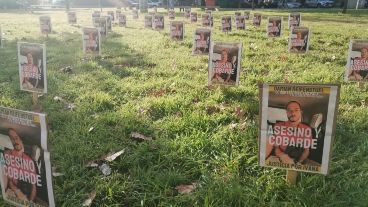 La movida que organizaron familiares y amigos de Ivana en la puerta del Centro de Justicia Penal