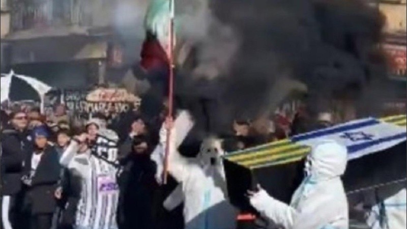 La barra de All Boys cometió actos de antisemitismo antes del partido contra Atlanta.