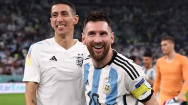 Los rosarinos Di María y Messi, amigos y compañeros durante mucho tiempo en la selección argentina.