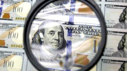 El dólar oficial subió a $1.280 y el blue se ubicó en torno a los $1.300.