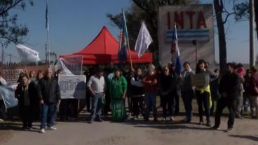 “Esperamos que los senadores y diputados de las cámaras puedan frenar este decreto”.