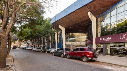 La venta de Carrefour podría incluir el traspaso de la marca y no se descartó que eligiera una venta parcial de su negocio.