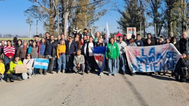 “Esperamos que los senadores y diputados de las cámaras puedan frenar este decreto”.