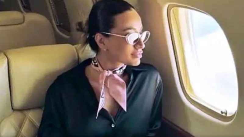 Laura Arrieta, la azafata vinculada a La Libertad Avanza.