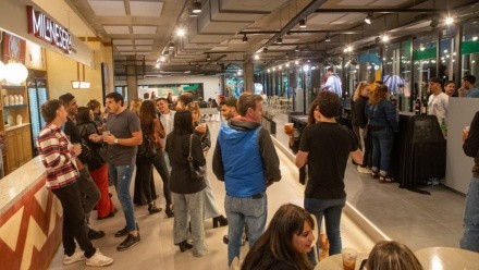 Los shopping resisten mejor la caída del consumo.