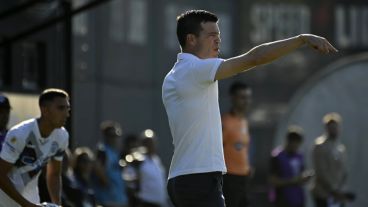 Esteban Solari, el técnico rosarino del Tomba mendocino.