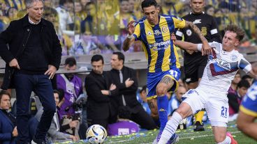 Ángelito regreso, dejó algunos gestos de jerarquía, hizo un gol y salió por un golpe.