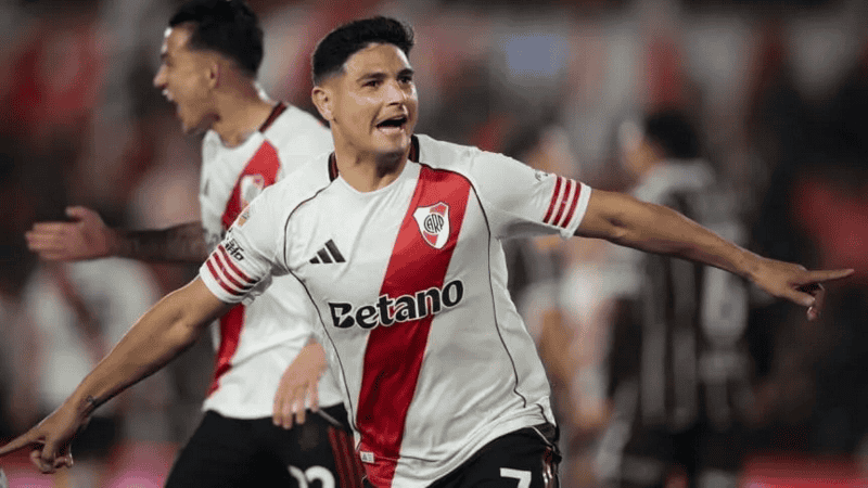 Salas debutó con gol e ilusiona a los hinchas de River.