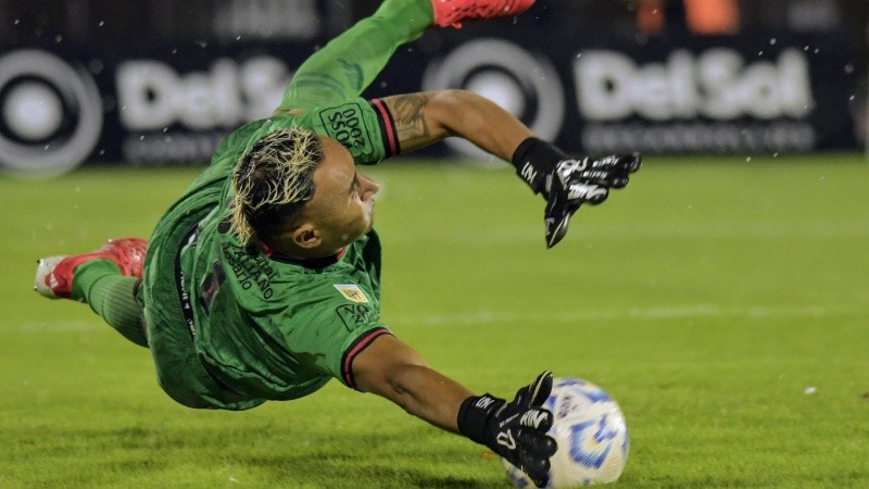 Tras seis meses en Newell's, el futuro de Keylor Navas se aleja de Rosario.