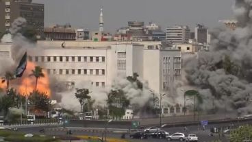 Captura de video del ataque de Israel al Ministerio de Defensa en Damasco.