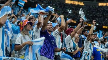 La hinchada argentina de las más ruidosas en Qatar 2022.