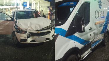 Un auto impactó contra una ambulancia en Francia y Montevideo.