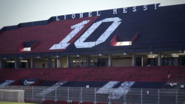 Habilitan parcialmente la nueva tribuna del Coloso para el debut de local.