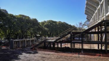 Habilitan parcialmente la nueva tribuna del Coloso para el debut de local.