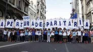 Nuevo revés en la Justicia para Milei, ahora por la paritaria docente.