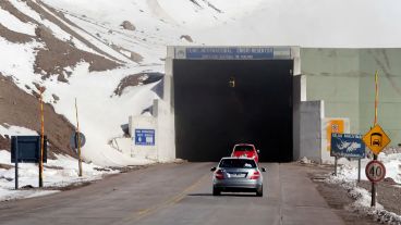 Crecen los viajes de argentinos a Chile para comprar electrodomésticos y calzado, entre otros productos.