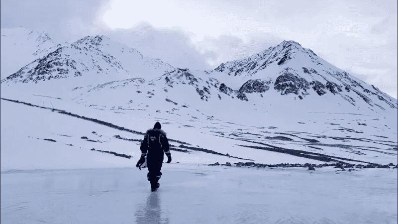  El equipo también encontró una extensa acumulación de agua de deshielo.