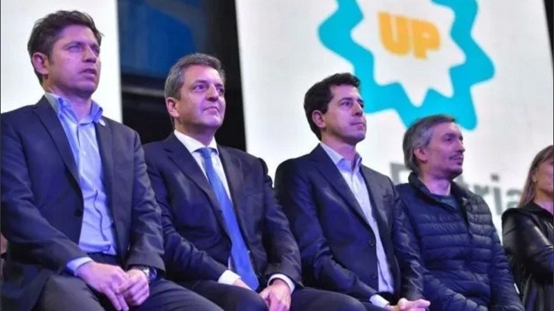 Máximo Kirchner, Sergio Massa y Axel kicillof definen las listas, en el cierre del plazo para la presentación.
