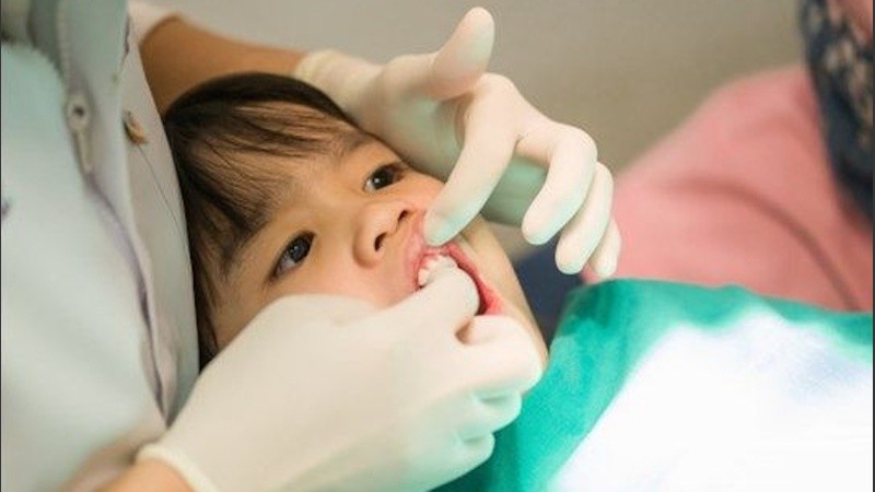 Odontólogos defienden el uso de los componentes fluorados y deslindan su responsabilidad en lesiones bucales, si es usado en bajo las normas establecidas.