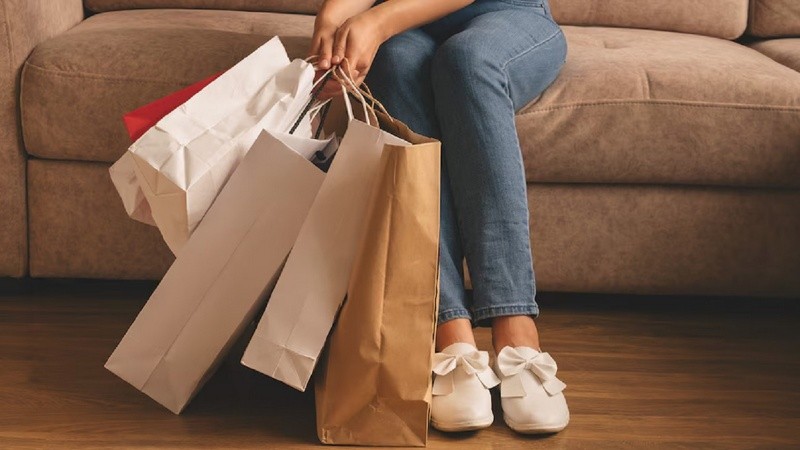 El consumo de los hogares en bienes y servicios creció un 4% en junio.