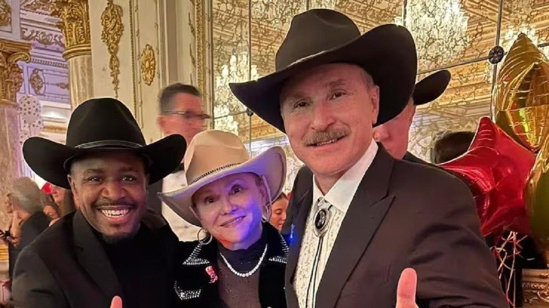 Peter Lamelas (a la derecha), el embajador designado por Trump en la Argentina.