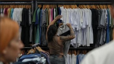 Este descenso provocó que, por primera vez en tres bimestres, la cantidad de empresas que reportaron bajas en sus ventas (56%) superara a aquellas que registraron aumentos (32%).