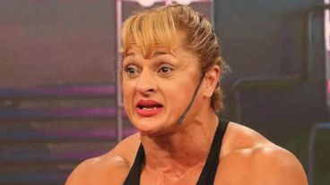 Oliveras permanece internada.