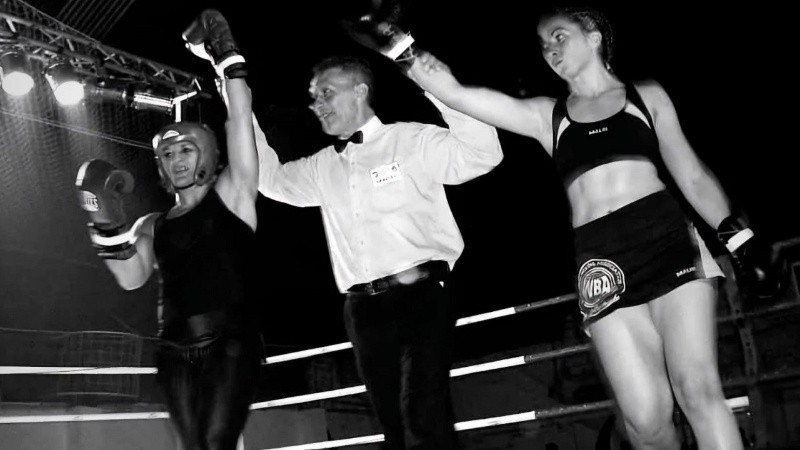 La boxeadora rosarina Marisa Portillo entrenó con Locomotora Oliveras.