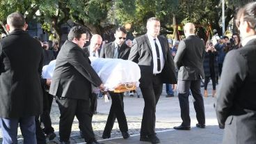 El último adiós a la "Locomotora" Oliveras en la Legislatura santafesina.