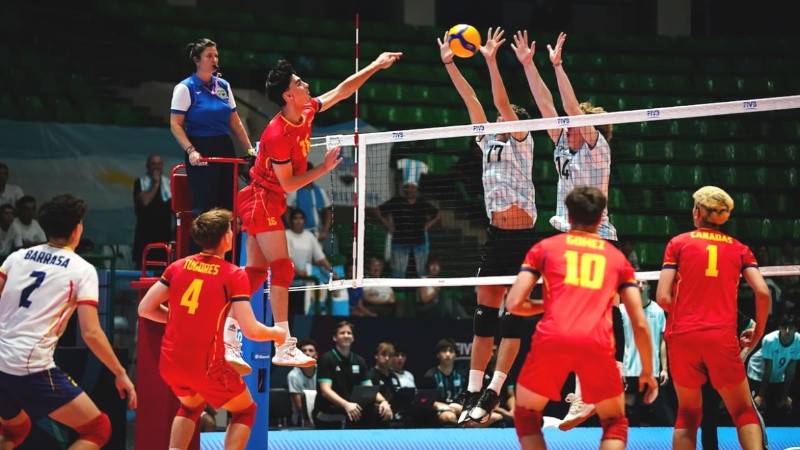 Mauro Gay, máximo anotador nacional con 13 puntos, mientras que Irache anotó 25 para los españoles.