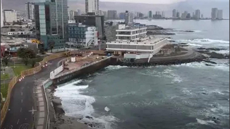 Alerta por tsunami en Chile: ya hay más de un millón y medio de evacuados.