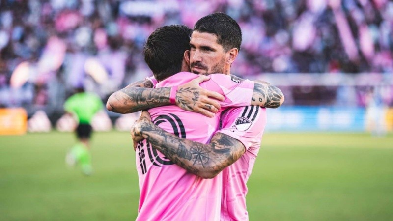 De Paul, compinche de Leo dentro y fuera de la cancha.