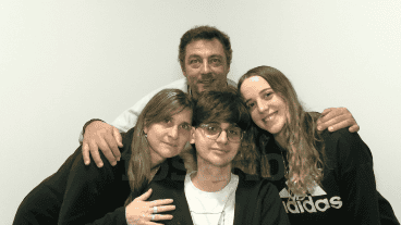 Matías Bottoni junto a su familia