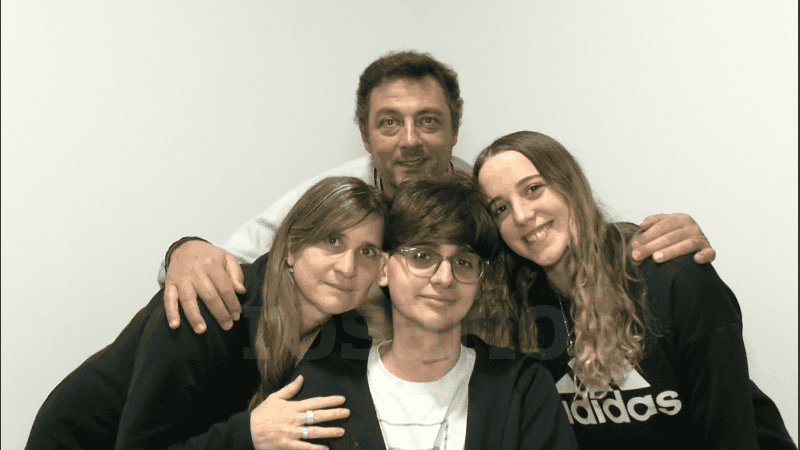 Matías Bottoni junto a su familia