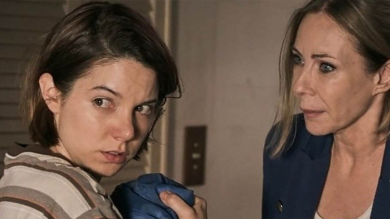 Vera subalquila por horas un departamento vacío para que otros adolescentes tengan sexo.