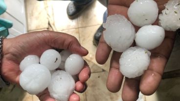 El granizo en diferentes puntos de Rosario.