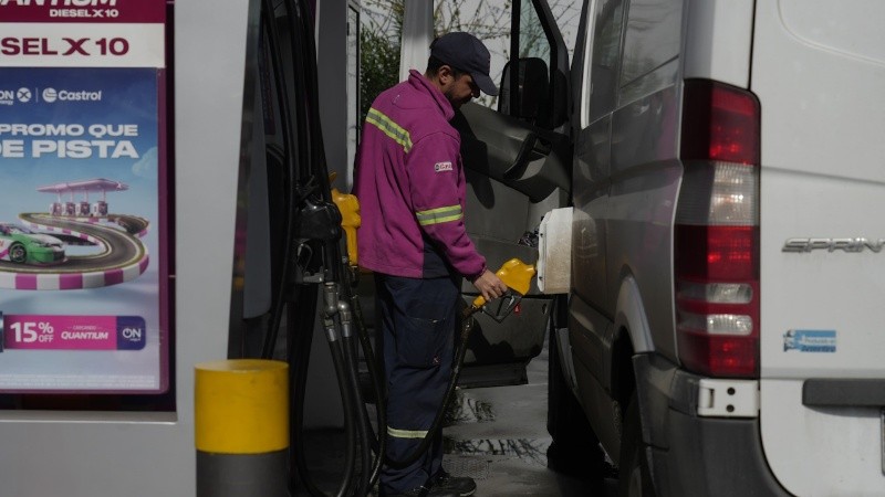 Por un aumento del impuesto a los combustibles, subió el precio de la nafta y el gasoil en Rosario.