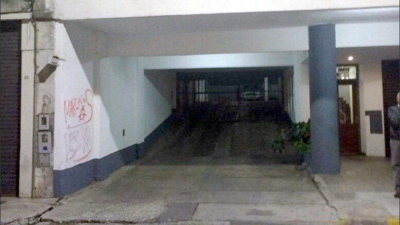 La cochera de Araya al 900, donde tuvo lugar la violación del indigente.