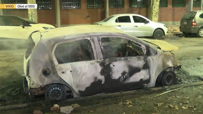 Así quedó el Volkswagen estacionado en las inmediaciones del estadio de Central.