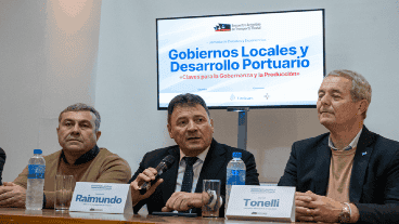 Detalló la planificación urbana, las inversiones en infraestructura y los vínculos estratégicos de la ciudad portuaria.