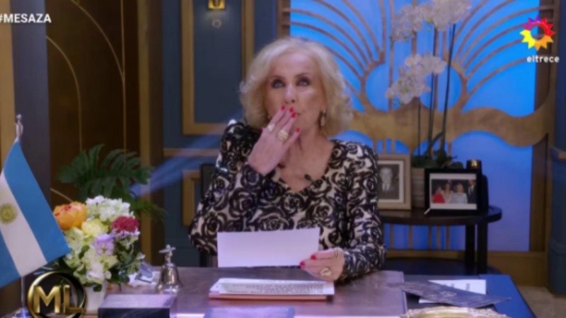 La diva se mostró muy conmovida.