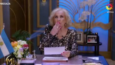 La diva se mostró muy conmovida.