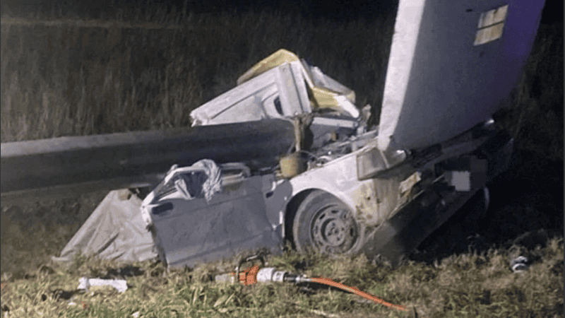 El Fiat 147 quedó destruido junto al guardarrail al costado de la ruta nacional 19.