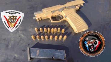 Encubrimiento. La Bersa tenía numeración limada.