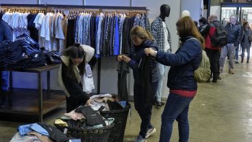 Decenas de marcas rosarinas en el outlet de la ex Rural hasta el domingo