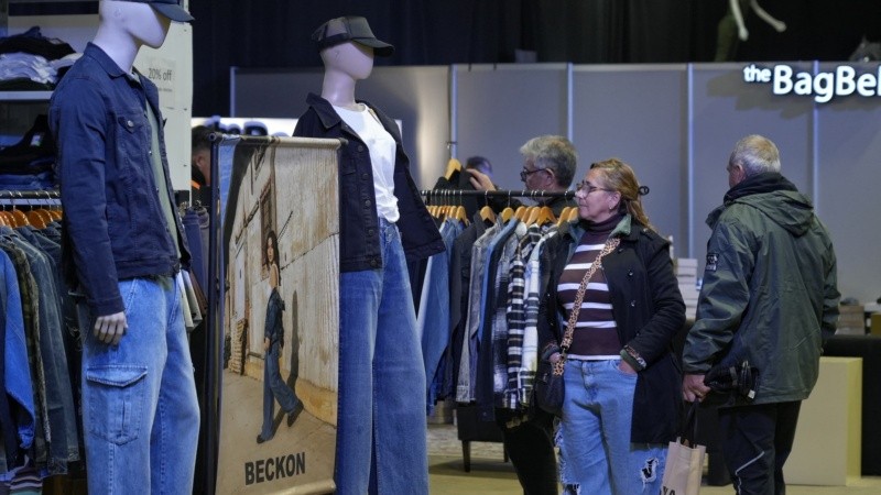 Decenas de marcas rosarinas en el outlet de la ex Rural hasta el domingo