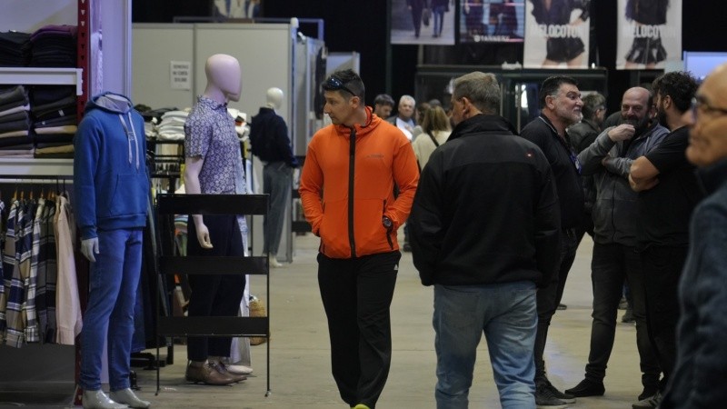 Decenas de marcas rosarinas en el outlet de la ex Rural hasta el domingo
